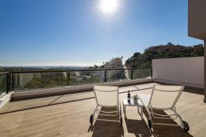 Marbella Lake Luxe Duplex Penthouse Scenic Views