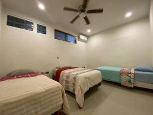 The Best Location 2BR Condo- 100m to Beach and 5Ave