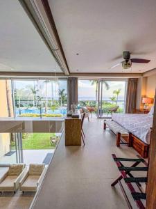 Spectacular Ocean front 5BR condo