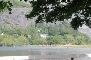 Padarn Apartment at Glanybala Holidays - Dinorwic