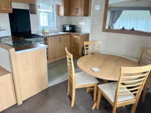 Red Deer Village Holiday Park - 3 Bedroom, Self Catering Static Caravan