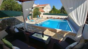 apartment 250 meters to sea private pool 