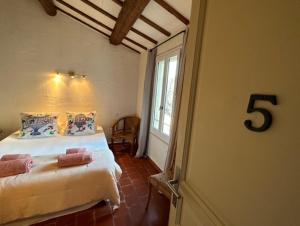 Sejours chez l'habitant Les Maisons de Fontvieille : photos des chambres