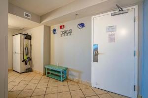 AMAZING OCEAN VIEWS Remodeled Bay View 803