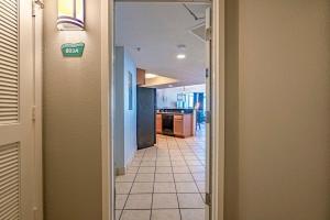 AMAZING OCEAN VIEWS Remodeled Bay View 803