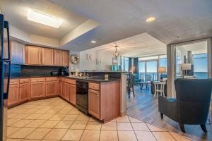 AMAZING OCEAN VIEWS Remodeled Bay View 803