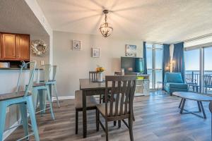 AMAZING OCEAN VIEWS Remodeled Bay View 803