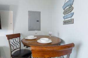 Boardwalk Beach Resort #1400 by Book That Condo