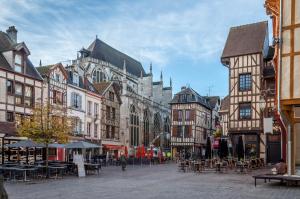 Appartements Balneo-Cine-Centre Historique a Troyes : photos des chambres