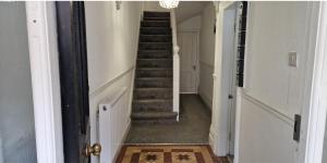 Spacious Room at The Burford Hideaway