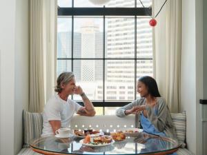 Chamber King City View room in Virgin Hotels New Orleans