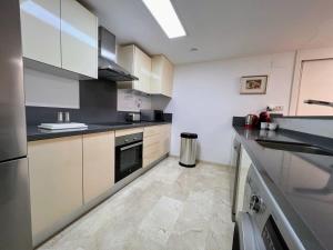 Tropical Apartment with Pool PP25