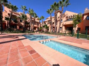 Modern 2 Bedroom Beachside Apartment NR72