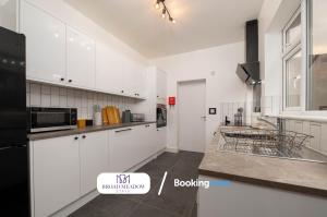 Heart of City, 3 Bed House By Broad Meadow Stays Short Lets and Serviced Accommodation Lincoln With Free Wi-Fi