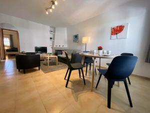 Botanical 2 Bedroom Bungalow with Com Pool VM33