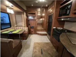 LOVELY RV - ميسكوايت