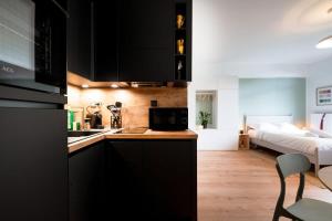 Renovated Chic Studio 5 Min to City Center