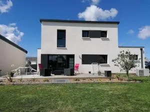 Maison familiale 120 m2 à 15 minutes de la mer - Guimaëc