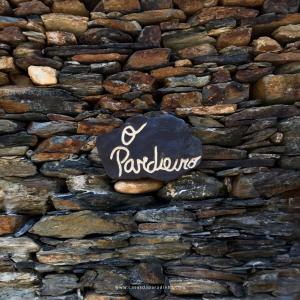 O Pardieiro - Aldeia da Paradinha com praia fluvial