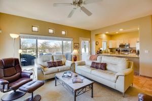 Oro Valley Condo with Community Pool Near Hiking!