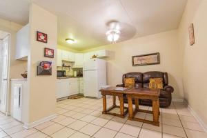 2-bed, 1-bath apartment near I-24, Great location