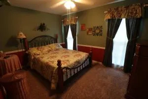 3-Bedroom Retreat with Private Yard - Old Hickory