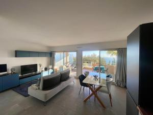 Appartement 2 pièces vue mer proche Monaco place parking privée