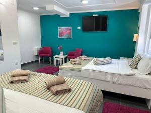Deluxe Quadruple Room room in Flamingo Resort