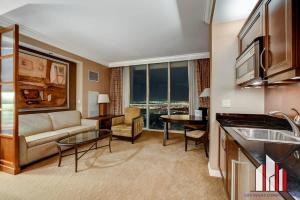 MGM Signature-11-604 Jacuzzi Studio