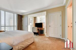 MGM Signature-16-702 1Br 2Ba Balcony Suite