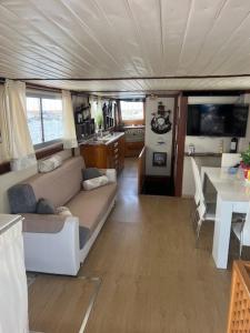 Boat & Breakfast Alicudi img31