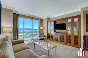 MGM Signature-20-608 1Br 2Ba Balcony Jacuzzi Suite