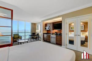 MGM Signature-24-716 Jacuzzi Studio