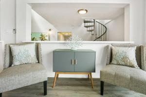 Spectacular Oceanfront! Blissful Balconies + BBQ