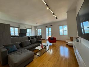 S&F Luxury Apartment