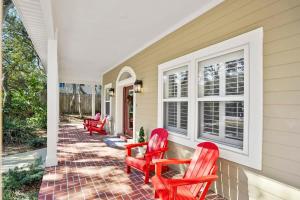 Beach Home w Pool Golf Cart Game Room Dogs Ok