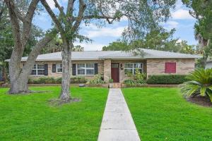 Onyx House King Size Beds Bikes Games Wine