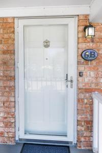 Dog Friendly Condo Moon and Stars Walk to DT Patio