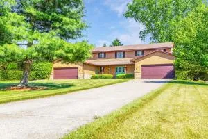 Countryside Cottages near Lake Bella Vista - Newaygo