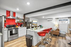 Hidden Lighthouse Bungalow Renovated 2 Beds Dogs Ok