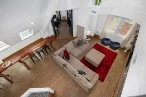 Stunning King Bed Penthouse at The Grand Castle - 格兰维尔