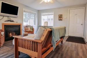 Beach Club of Oscoda Garden Cottage on the Lake