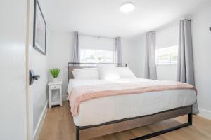 5BR HotTubPoolTableMiniGolf 7 min to Wynwood