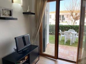 Mestral -Apartamento con piscina junto la playa