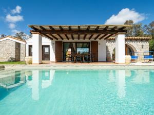 Villa Mariposa - 500m from the beach