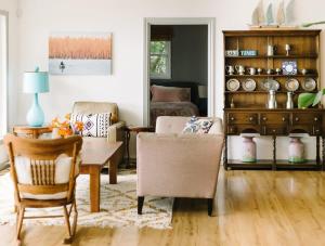 Lakeside PEC: Beautiful Waterfront & Patio