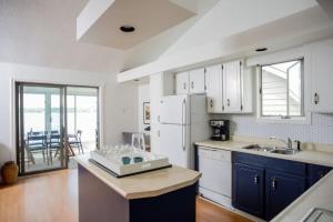 The Verne: Beautiful Waterfront Escape by Picton