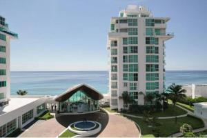 New studio at the Beach, pool, gym, spa 2D
