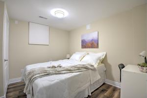 Relaxing 3 Bedroom Basement Stay