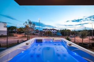 Luma Luxury Apartment with Jacuzzi